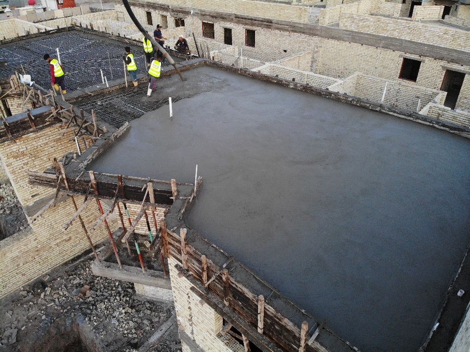 Concreting the roof of the Zeitoon project; Abu ghraib; Baghdad; TAKISTA; Masonry building; Bearing wall system